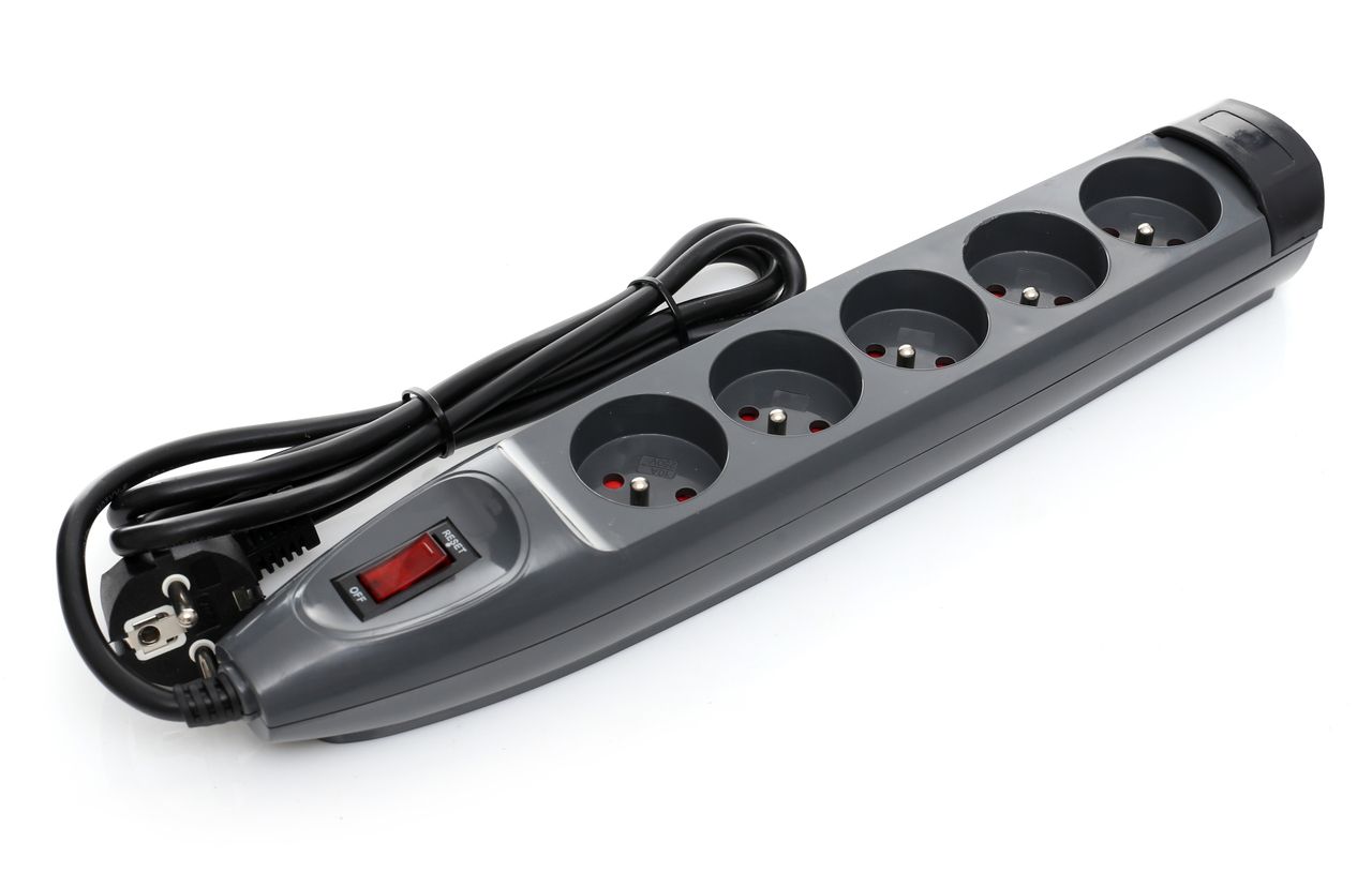 1.5m predlžovací kábel s 5 zásuvkami KD4003